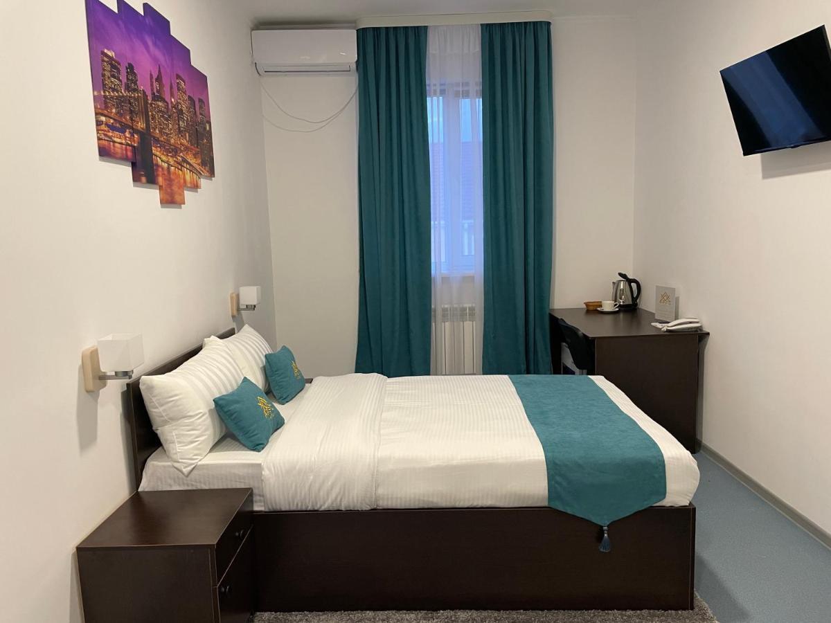 Apec Hotel Atyraū Екстериор снимка