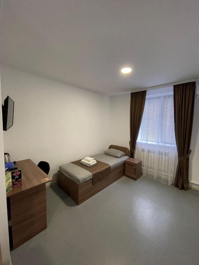 Apec Hotel Atyraū Екстериор снимка