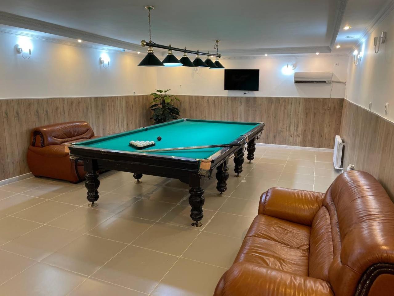 Apec Hotel Atyraū Екстериор снимка